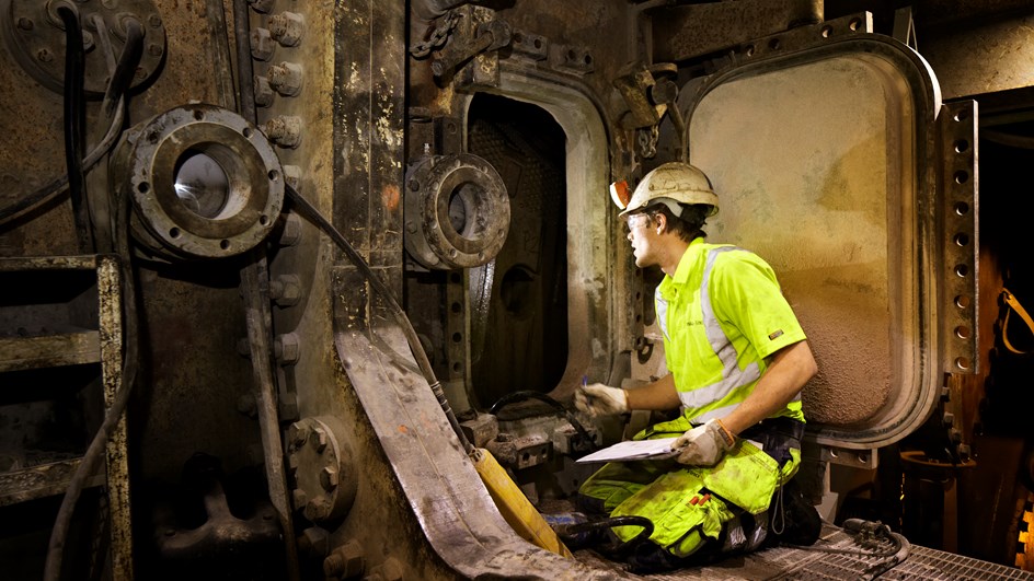 38493_Worker Hallandsåsen copy