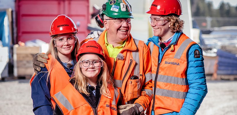 De som ofte rammes hardest hvis noen blir skadet på jobb er de nærmeste – familien og vennene våre. Alle som jobber på Skanskas prosjekter skal komme hjem hele etter at arbeidsdagen er over. De som ofte rammes hardest hvis noen blir skadet på jobb er de nærmeste – familien og vennene våre. Alle som jobber på Skanskas prosjekter skal komme hjem hele etter at arbeidsdagen er over.