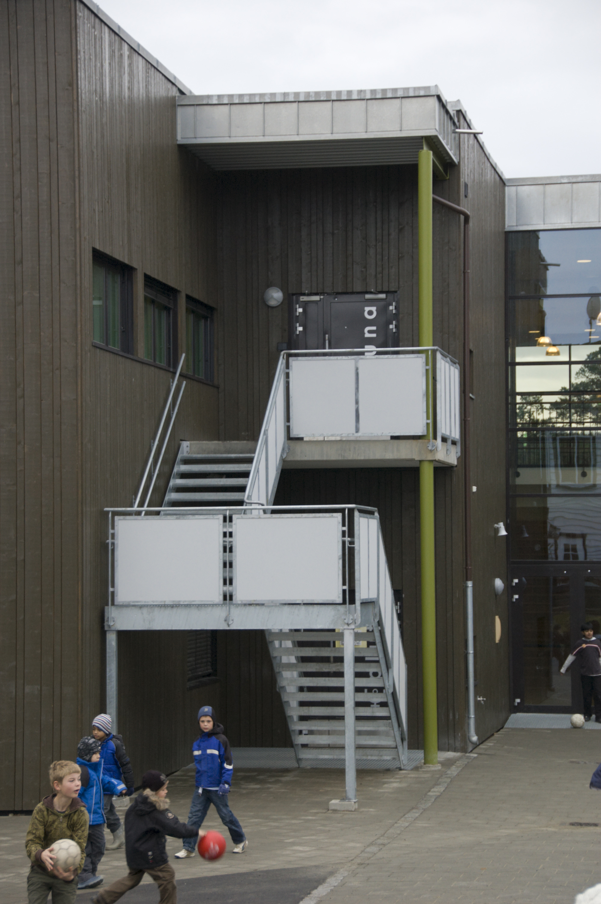 Trappeadkomst på siden