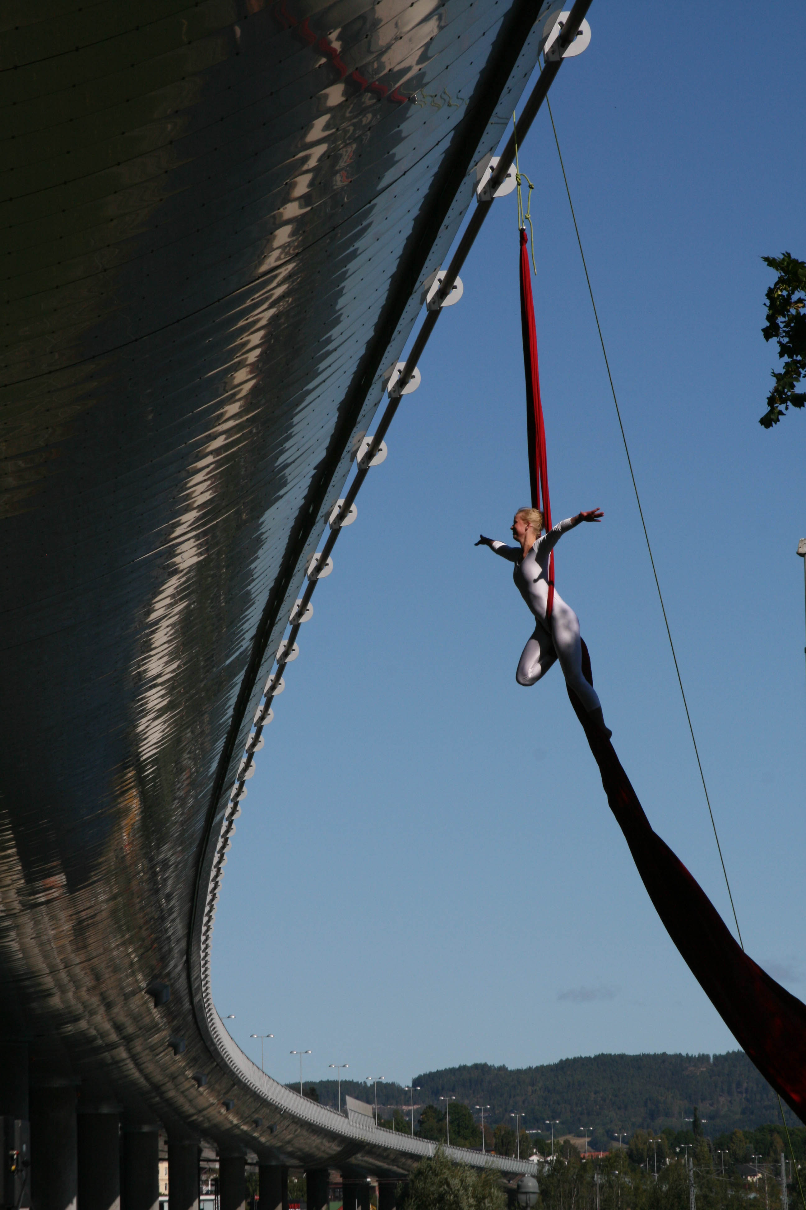Fra åpningen av motorveibrua
