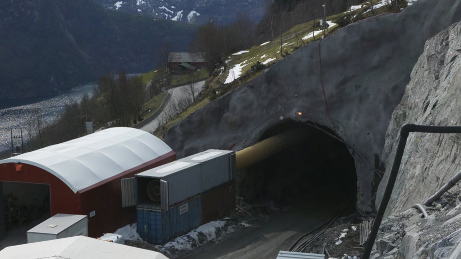 Området rundt inngang tunnel Området rundt inngang tunnel