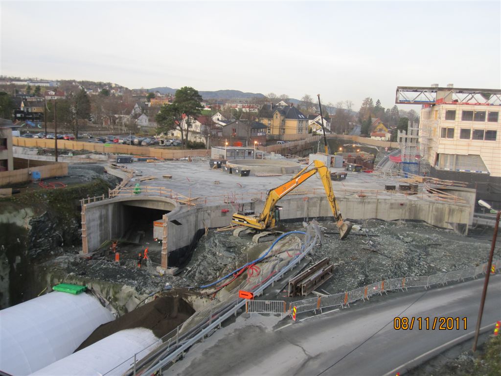 Strindheimskrysset - arbeid med lokket