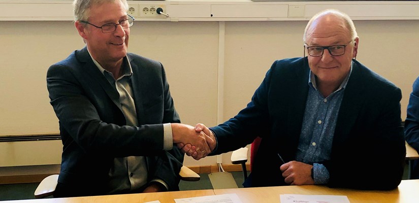 Prosjektdirektør Roger Skoglie i Bybanen Utbygging (t.v.) og Konserndirektør Skanska Anlegg Steinar Myhre Prosjektdirektør Roger Skoglie i Bybanen Utbygging (t.v.) og Konserndirektør Skanska Anlegg Steinar Myhre