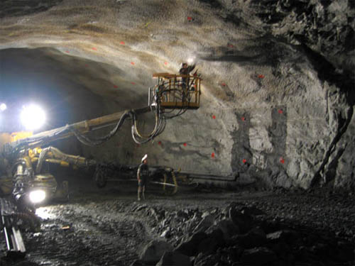 Tunnelarbeidene i gang