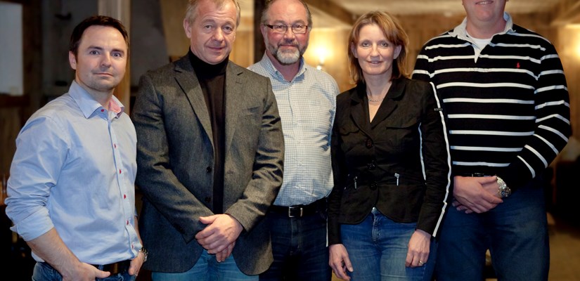 M & D: Kenneth Thorstensen (daglig leder) Frank Duvholt (Styremedlem) Svein Håkon Marthinsen (styreleder) Skanska Norge: Lars Olav Solbakken (konserndirektør) Anne Mürer (regiondirektør City Builder Oslo) M & D: Kenneth Thorstensen (daglig leder) Frank Duvholt (Styremedlem) Svein Håkon Marthinsen (styreleder) Skanska Norge: Lars Olav Solbakken (konserndirektør) Anne Mürer (regiondirektør City Builder Oslo)
