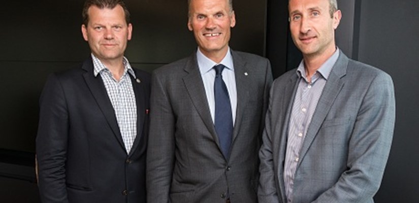 Skanska og Entra signerte denne uken en avtale omkring Sundtkvartalet. F.v. Björn Mattsson, direktør i Skanska CD Norway, Klaus Anders Nysteen, adm.dir. i Entra og Ståle Rød, adm.dir. i Skanska. Foto: Scanpix Skanska og Entra signerte denne uken en avtale omkring Sundtkvartalet. F.v. Björn Mattsson, direktør i Skanska CD Norway, Klaus Anders Nysteen, adm.dir. i Entra og Ståle Rød, adm.dir. i Skanska. Foto: Scanpix