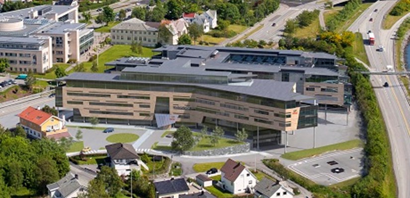 Skanska utvider Norsk Maritimt Kompetansesenter i Ålesund. (Fotomontasje ved Sandbakk & Pettersen Arkitekter AS) Skanska utvider Norsk Maritimt Kompetansesenter i Ålesund. (Fotomontasje ved Sandbakk & Pettersen Arkitekter AS)